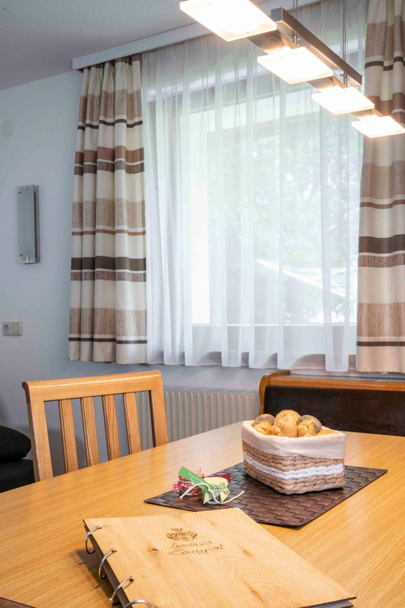 Landhaus Zangerl - Kobelerhof Landeck Habitación foto