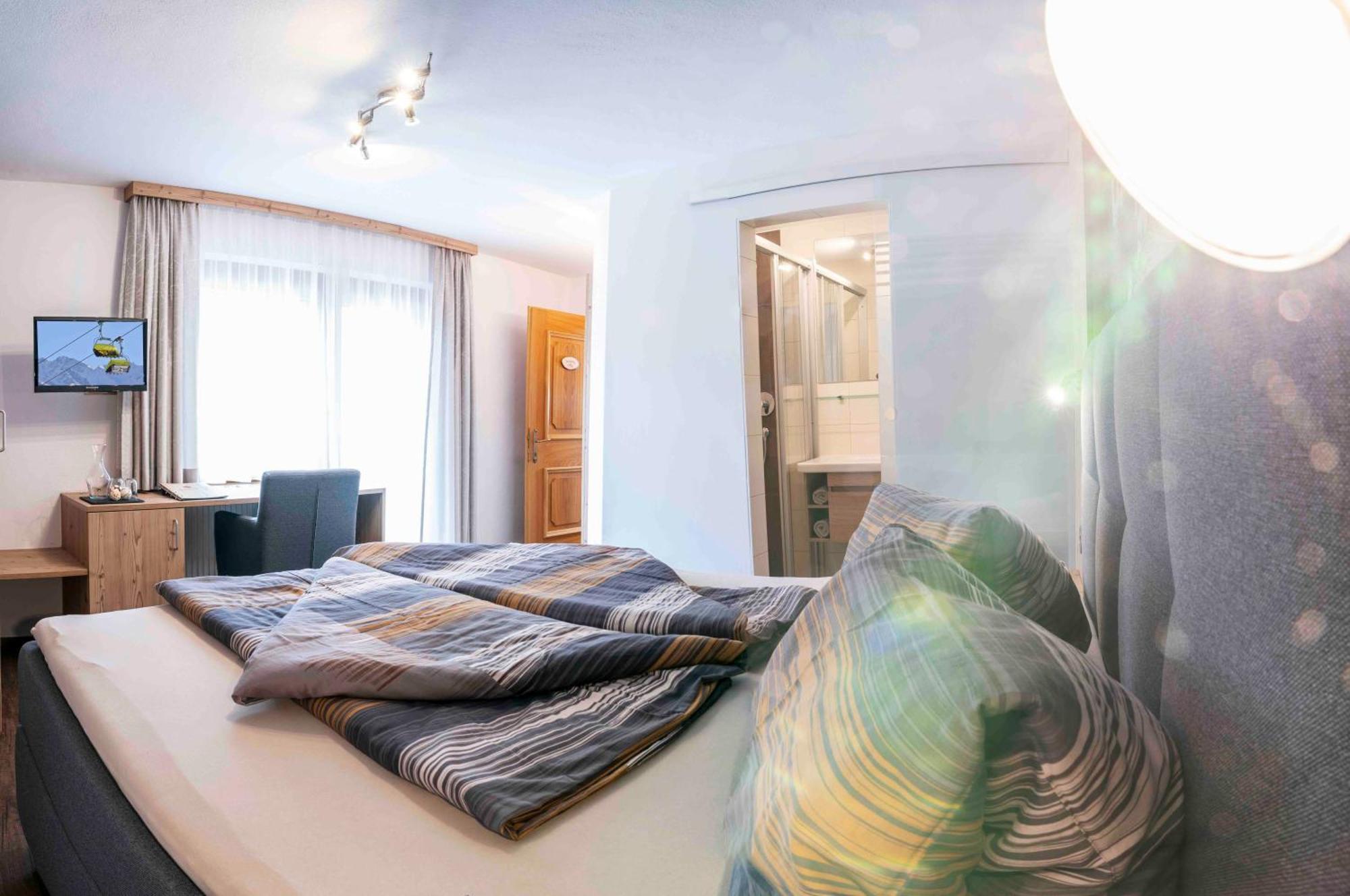 Landhaus Zangerl - Kobelerhof Landeck Habitación foto
